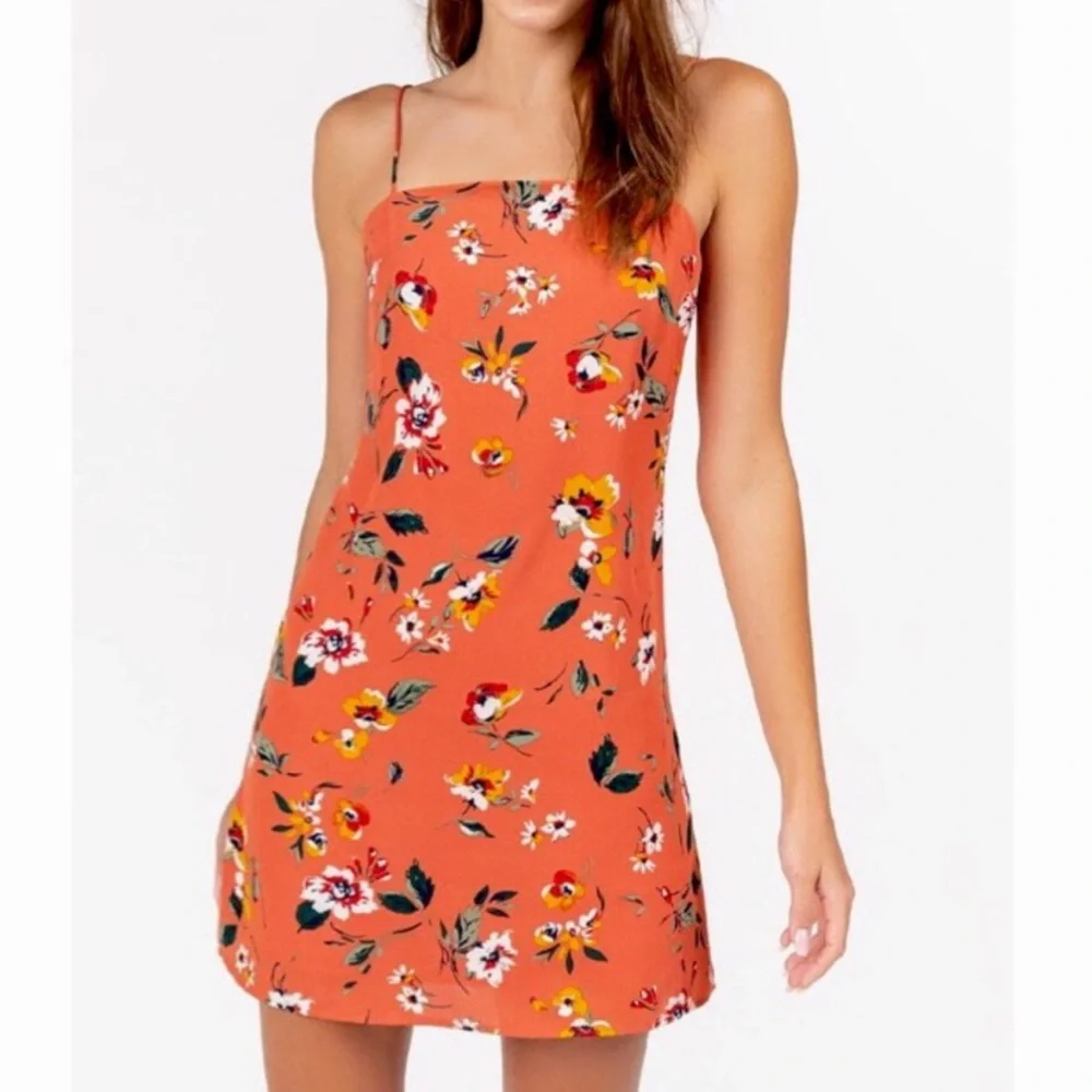 FRANCESCA’S CORAL FLOWER PRINTED ADJUSTABLE STRAPS SUNDRESS. - Picture 1 of 4